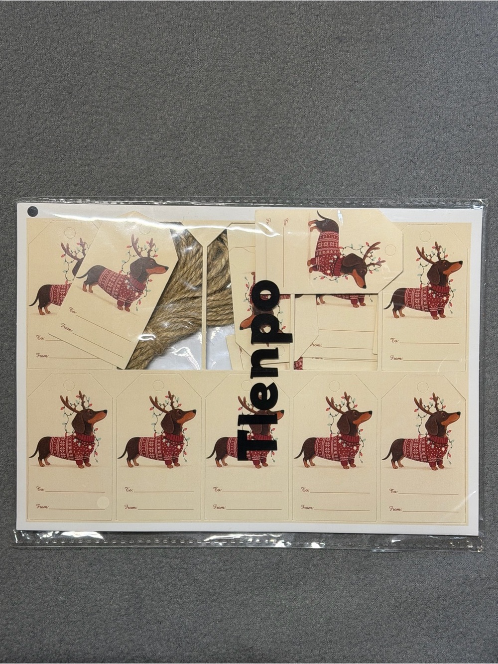 Tenda Cream Dachshund Reindeer Gift Tags with Twine